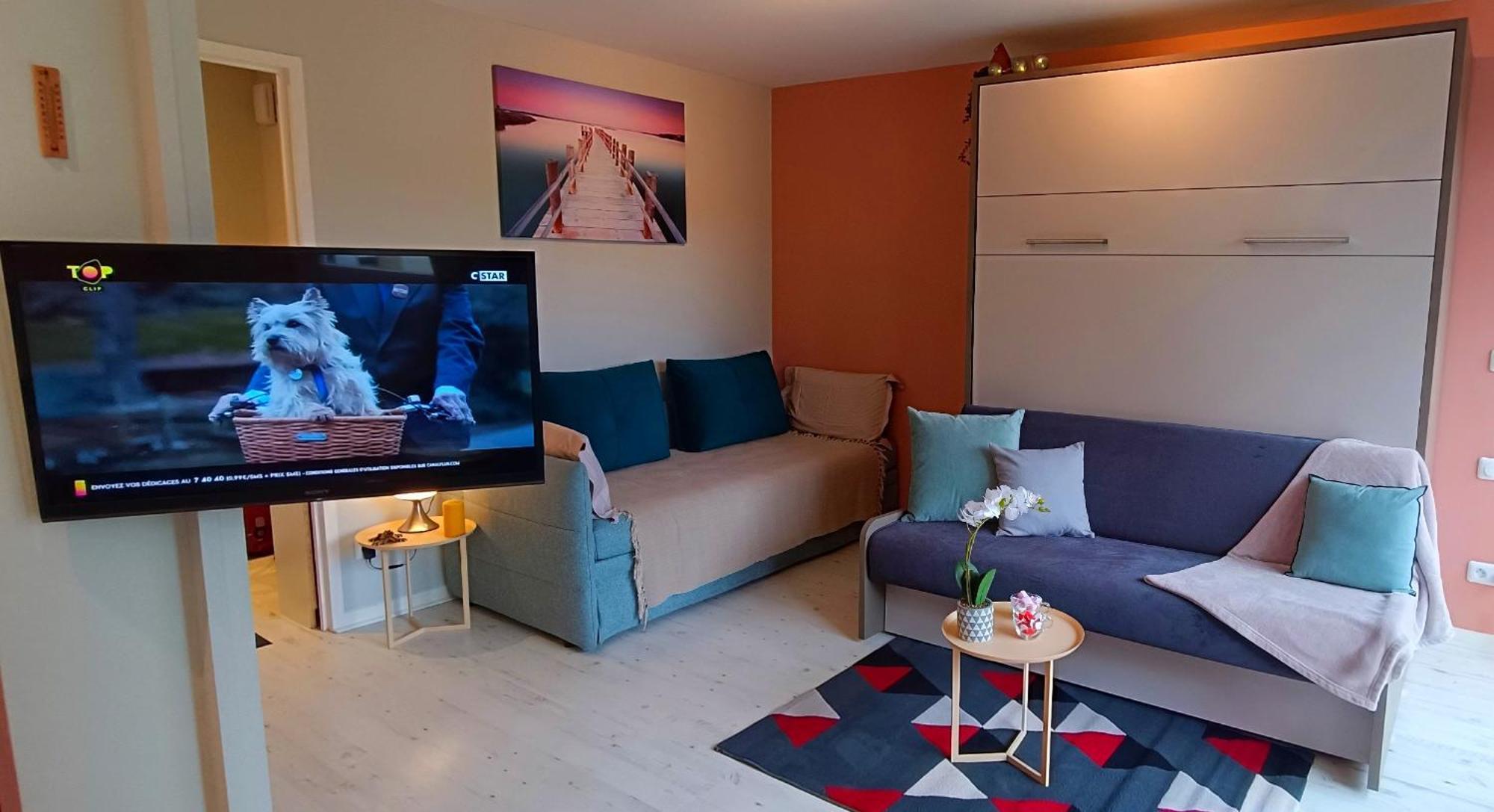 Proche - Parking Gratuit Et Prive - Terrasse Et Petit Jardin Cloture