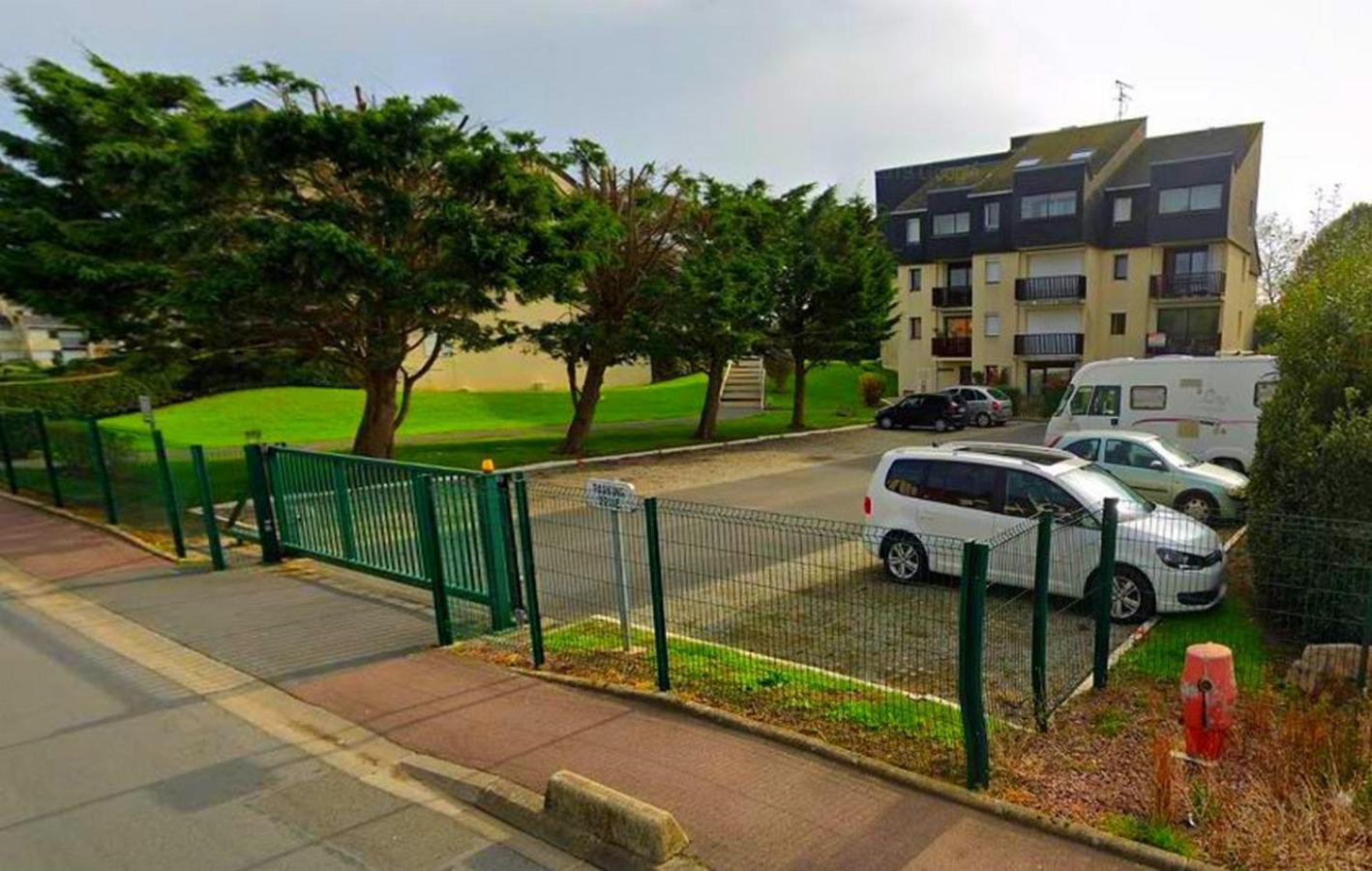 Appartamento Proche - Parking Gratuit Et Prive - Terrasse Et Petit Jardin Cloture Courseulles-sur-Mer